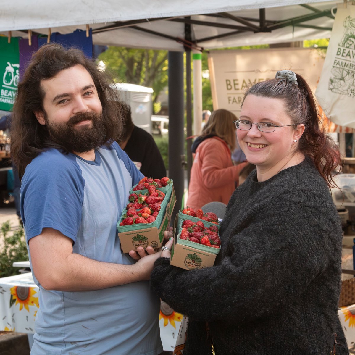 Strawberry season is officially here! Come claim your pint early, these strawberries are flying!

#beavertonfarmersmarket