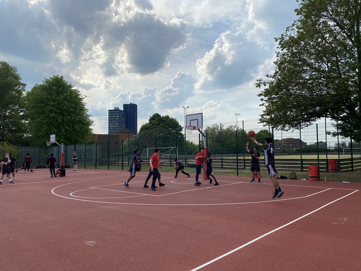 InspireTogeth3r's tweet photo. The first Leicester City 3v3 basketball Develop competition of the year! 🏀 @BabingtonPE @TheCityOfLeice1 @judgemeadowpe @MoatCollege @OrchardMead_PE https://t.co/7WVkvKUerm