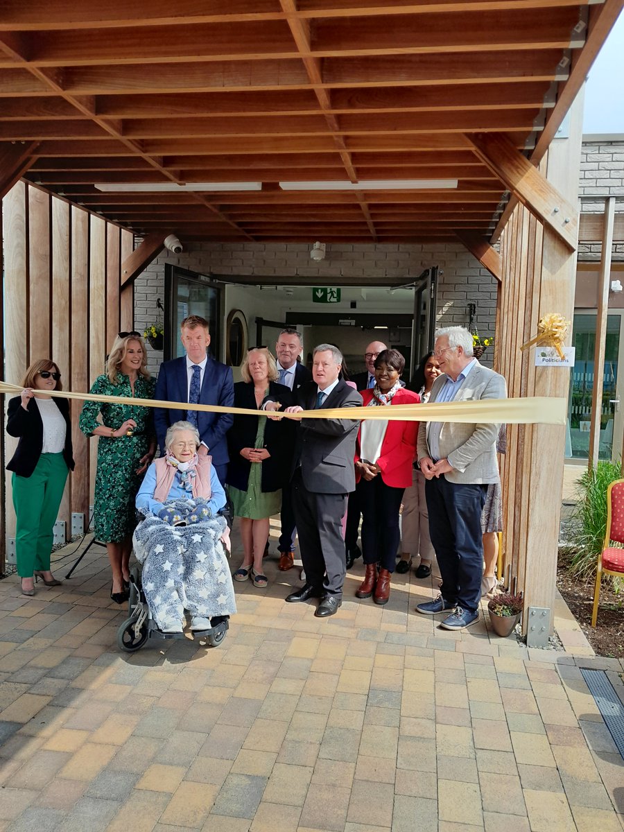 HSEDubNorthEast's tweet photo. We were delighted to welcome Minister @kodonnellLK to Drogheda to officially open the Village Residence. The Minister met with patients and staff and was delighted to see people with dementia being provided with supports they need, in a homely environment in their own community. https://t.co/K5YQE2kP1K