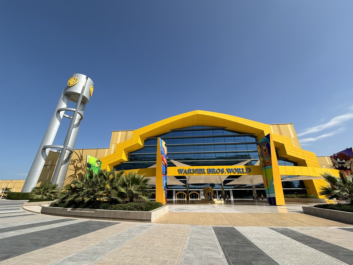 torrecijav's tweet photo. Poco se ha hablado de esto, pero esta semana Miral (Yas Island, Abu Dhabi) ha anunciado dos BOMBAS:

🎬 Warner Bros. World abrirá DOS nuevas atracciones “insignia”.

🎢 Ferrari World abrirá una nueva montaña rusa con 4 RÉCORDS mundiales. Más detalles pronto. https://t.co/LiAiaMEt0J