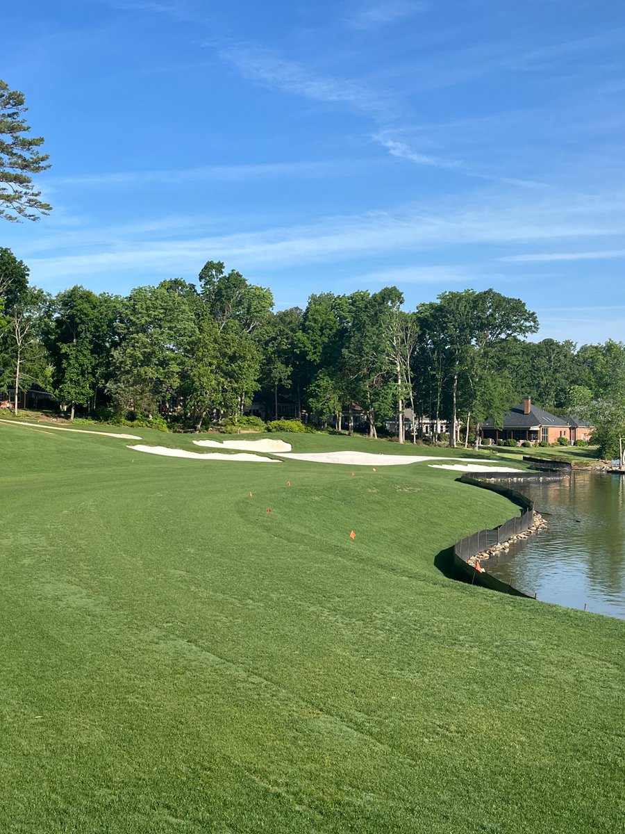 chrisneffgolf's tweet photo. Wrapped up another great week of CCS visits w/ a visit to #Olde Eight. Impressive work by @MazzellaGolf ,@JDRgolfdesign, @TotalTurfGS,@ChrisJordan89, @LeBaronGolf, and Liebold Irrigation. Can’t wait to see it finished! https://t.co/GGU5GRcTxF