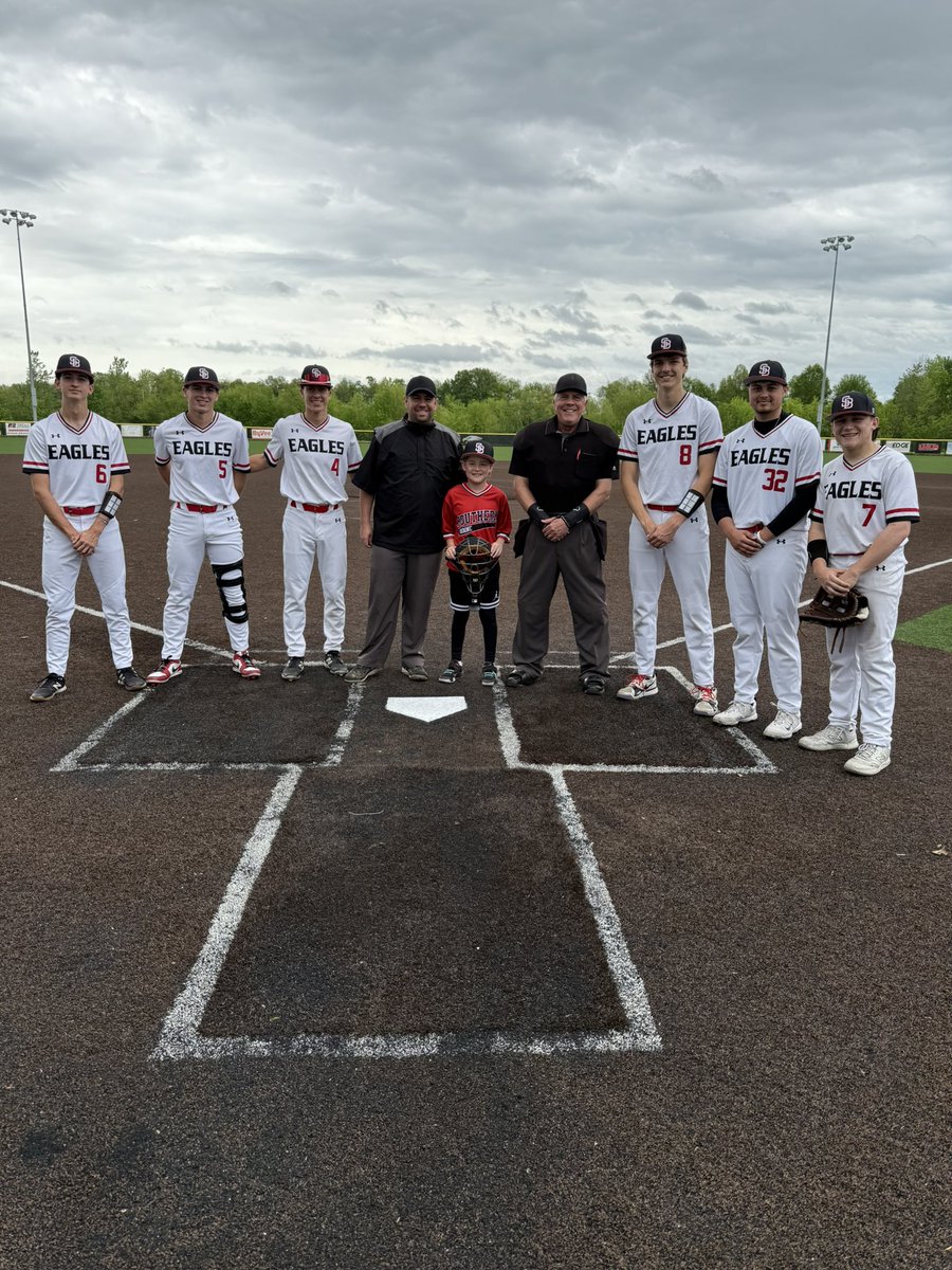 sobocobaseball's tweet photo. A special night! Our coach of the game, 4th grader Evan was a good luck charm. So much so, he even called the triple from Beckmann!  Jeff and Blake, thank you so much for supporting our teams. You guys are amazing. We appreciate you guys. https://t.co/4hhUKHnMAW