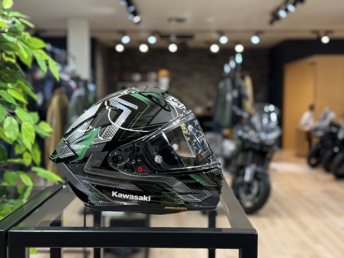 入荷しました！ SHOEI ≪カワサキ X-Fifteen エスカレート≫ ご予約