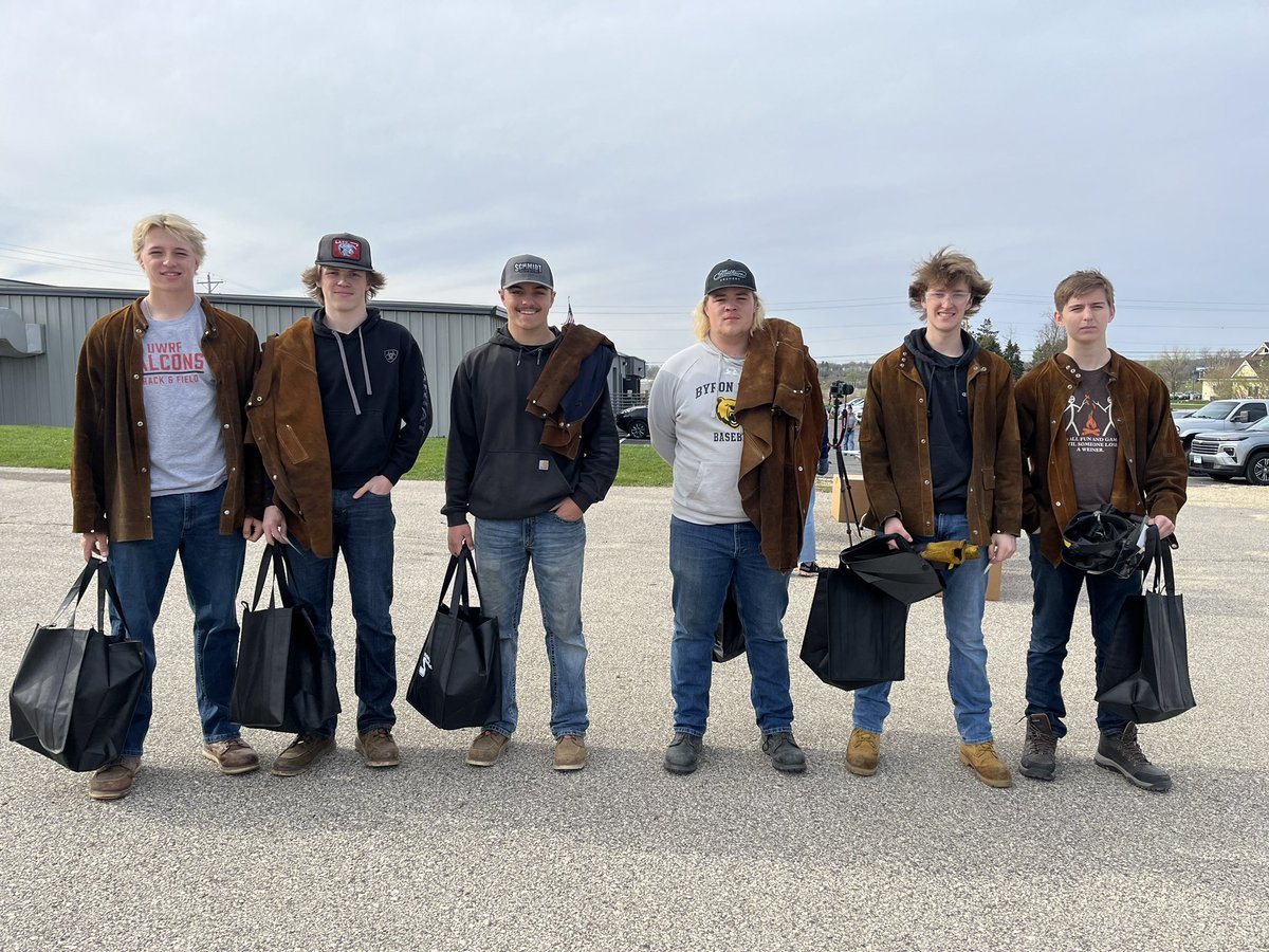 ByronBearsTech's tweet photo. We’re thrilled to announce that Byron Public Schools took 1st place at the Southeast Coop Welding Competition out of 29 schools. I want to say congratulations to Gavin Bartel for earning 1st place and to Xavier Burrows for securing 5th out of 169 competitors. https://t.co/k6cwQ8O5Me