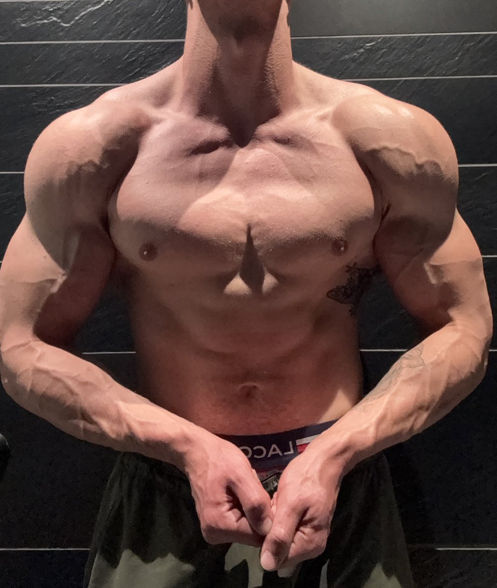 FindomFaust's tweet photo. Guess what else is veiny lol https://t.co/TAewylR9go