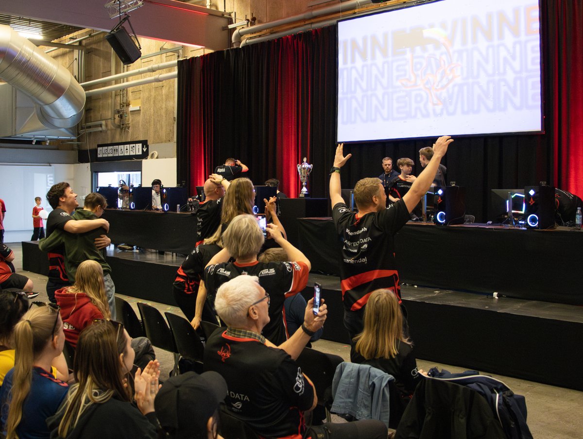 Blandet billedgalleri fra vores 𝐋𝐀𝐍 &amp; 𝐌𝐞𝐬𝐭𝐞𝐫𝐬𝐤𝐚𝐛𝐞𝐫 𝟐𝟎𝟐𝟓! 🎉

Tak for denne gang! Vi glæder os allerede til d. 24-26. april næste år!🤩❤️

Download her: t.ly/6JcGt