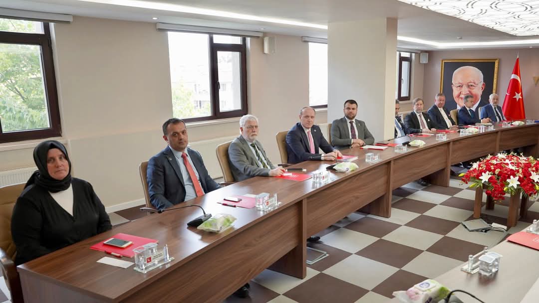 Genel Başkanımız Dr. Fatih Erbakan Beyefendi'nin başkanlığında MYK toplantımızı icra ettik. Alınan kararların hayırlara vesile olmasını Cenab-ı Allah'tan niyaz ediyoruz.