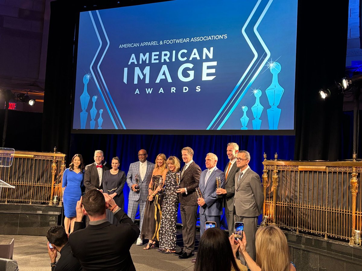 jvanlee6's tweet image. Trailblazer!! That’s what the American Apparel & Footwear Association named the award they gave to Katherine Gold in NYC for her industry leadership & investment in maternal health!!
#KatherineGold, #GoldBug, #AmericanApparel&Footwear Association