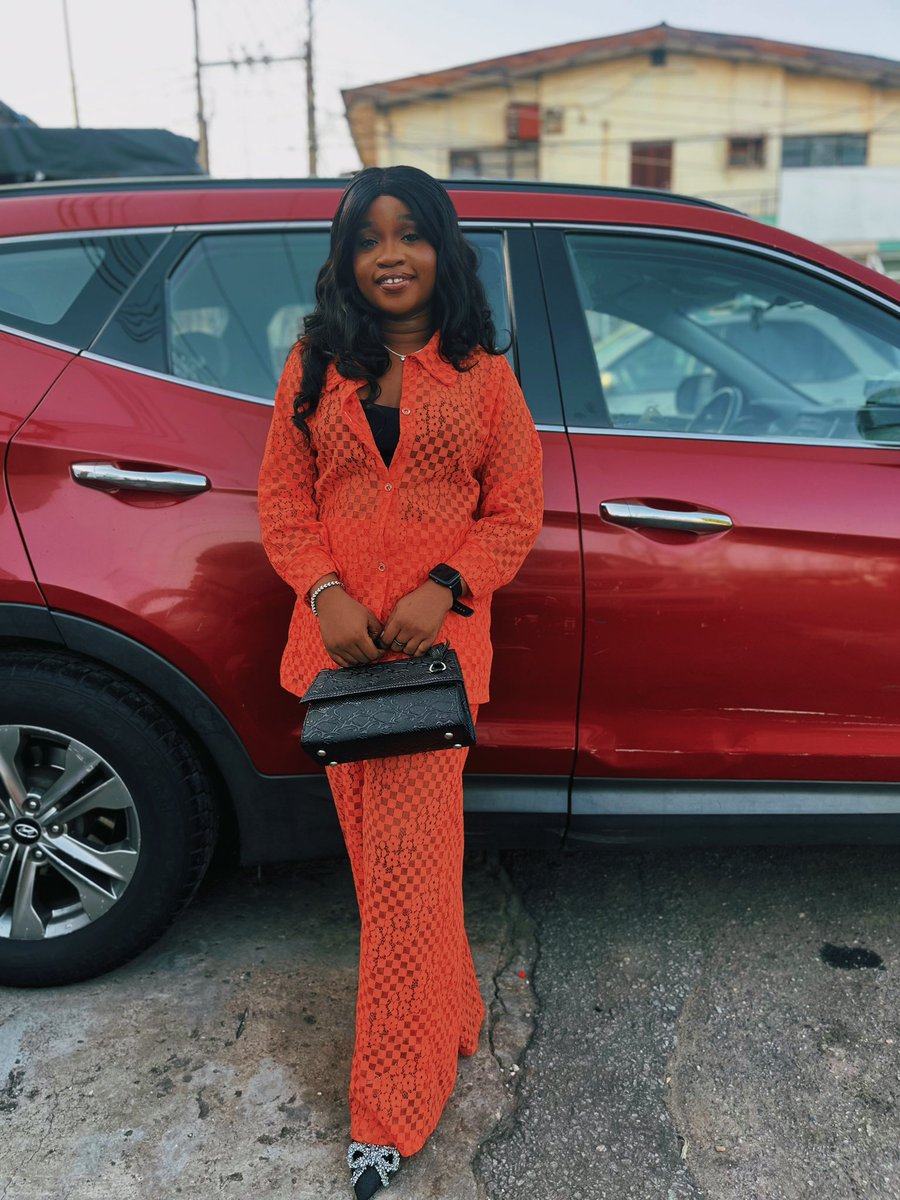 Aurelovesstars's tweet photo. Went in with Orange for the Bisquit &amp; Dubouche launch. https://t.co/LuyKc4nFE8