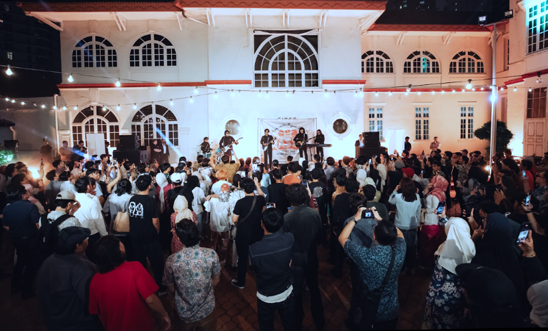 MASDO CELEBRATES 10 YEARS IN THE MUSIC INDUSTRY WITH “PERJUMPAAN AHLI MESYUARAT TINGKAP” &amp; A MAJOR CONCERT ANNOUNCEMENT!

Link:
1in1m.proboards.com/thread/24036/m…

<a href="/KugiranMasdo/">MASDO!</a> <a href="/HitmanSolutions/">Hitmansolutions</a>