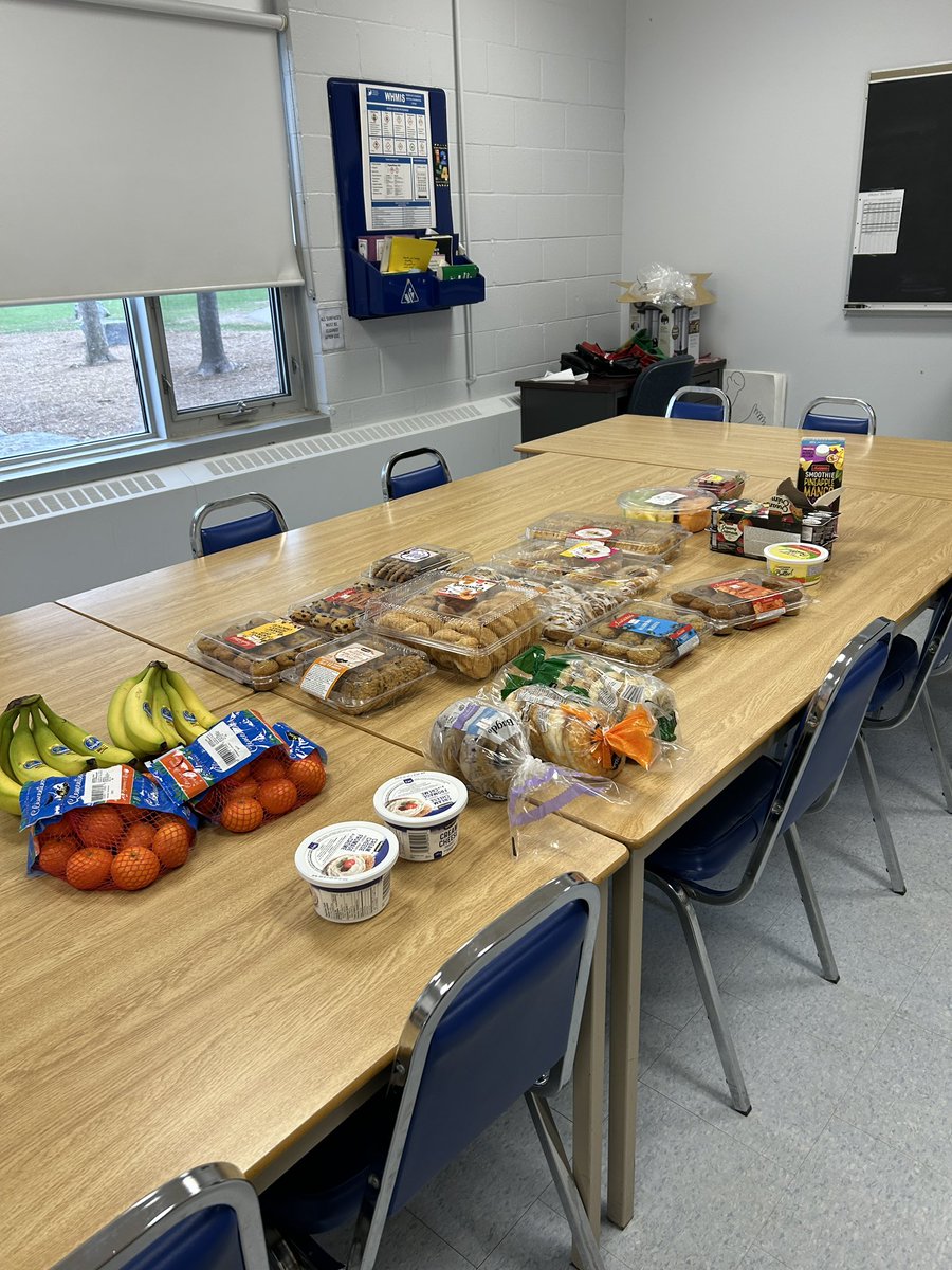 MadameSD (@madame_sd) on Twitter photo A morning filled with appreciation for all! Happy Principal’s Day Mrs. Burns! We appreciate all you do for our St Mary community! Staff were also treated by Mrs. Burns for Saint Joseph the workers day in appreciation for all we contribute 🤍 <a href="/StMaryDPCDSB/">St Mary Brampton DPCDSB</a> A morning filled with appreciation for all! Happy Principal’s Day Mrs. Burns! We appreciate all you do for our St Mary community! Staff were also treated by Mrs. Burns for Saint Joseph the workers day in appreciation for all we contribute 🤍 <a href="/StMaryDPCDSB/">St Mary Brampton DPCDSB</a>