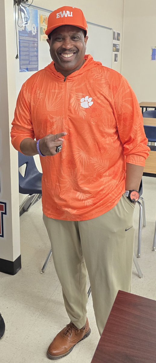 S_WolfsonFB (@swolfsonfb) on Twitter photo Would like to thank <a href="/CoachDHayes1/">Coach D. Hayes</a> Coach Hayes from Edward Waters University for stopping by to gather information on our guys.
Welcome to 7000 Powers Ave.
1 PACK!!!! Would like to thank <a href="/CoachDHayes1/">Coach D. Hayes</a> Coach Hayes from Edward Waters University for stopping by to gather information on our guys.
Welcome to 7000 Powers Ave.
1 PACK!!!!