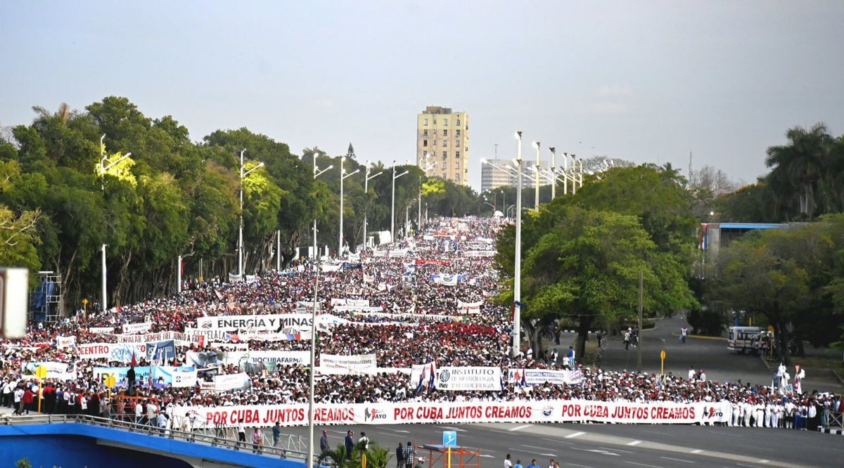 ActualidadRT's tweet photo. 🇨🇺📍 Así se ve ahora mismo la Plaza de la Revolución José Martí en La Habana, a punto de iniciar el desfile por el 1 de Mayo. https://t.co/bJLkQLsXVv