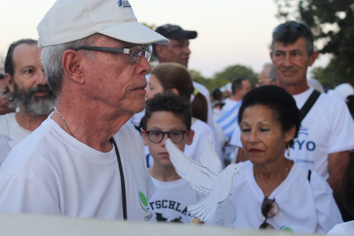 Honramos a quienes, con sus manos y su intelecto, construyen día a día la patria. ¡Viva el trabajador cubano, viva la Revolución y viva Cuba Libre! 
💪🇨🇺
