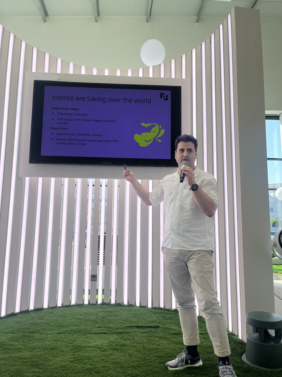 bleedingedgesci's tweet image. Peyman Momeni, founder of Fairblock, & researcher at University of Waterloo, @UWCheritonCS!
Introduces a decentralized & leaderless sealed bid auction model for dynamic pricing of intents across blockchain networks.