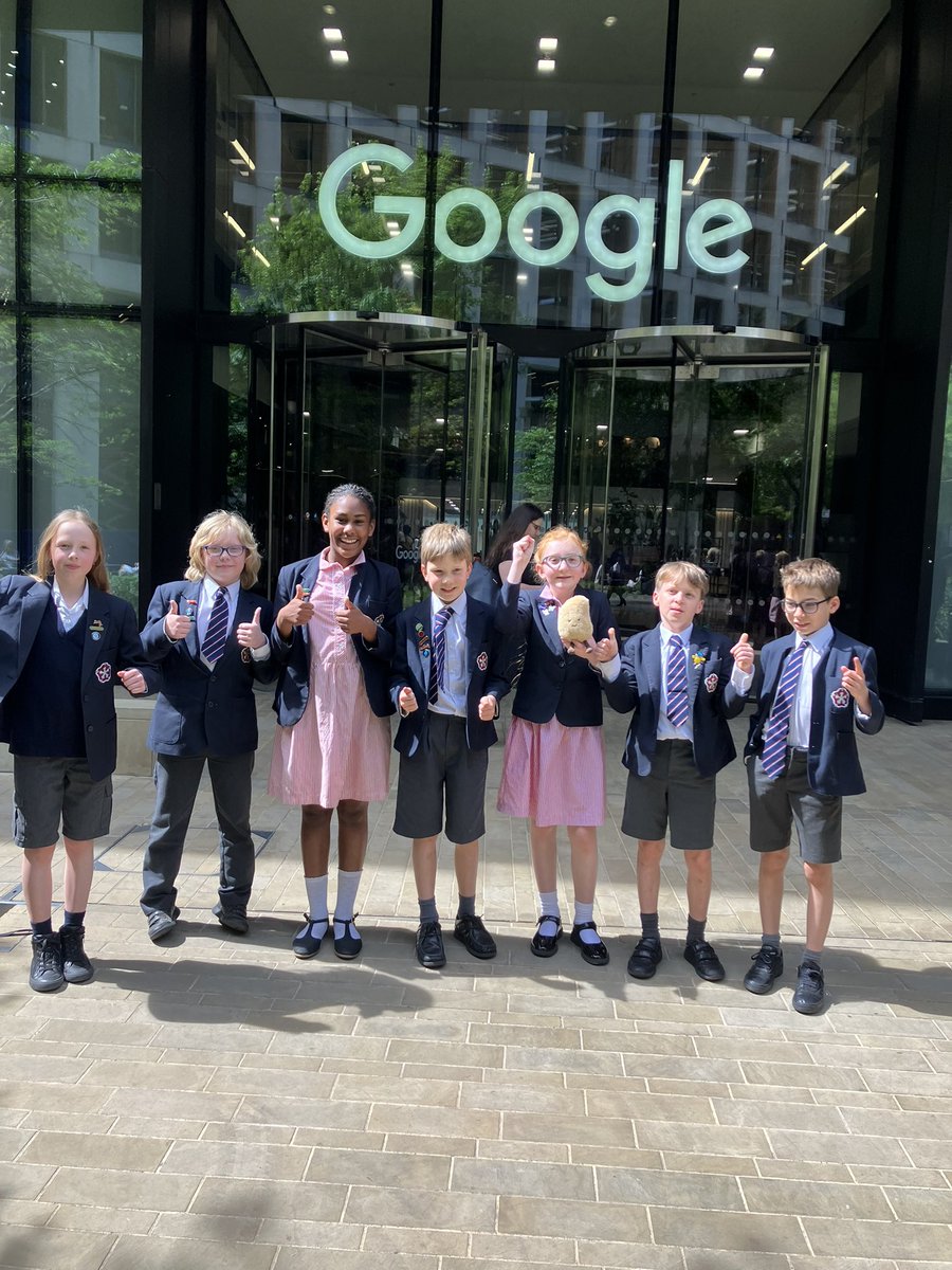 KESBathJunior's tweet image. We’ve arrived at Google HQ in London! Our 6 brilliant students are ready to present their carbon footprint program at the #RaspberryPiFinals — surrounded by innovation, excitement, & some very serious judges! #ProudTeacher #STEM
@Google @googlecloud @PA_Consulting
#PAPiAwards25