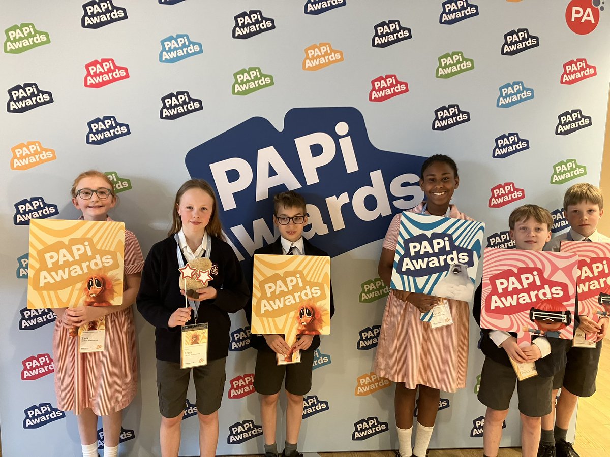 KESBathJunior's tweet image. We’ve arrived at Google HQ in London! Our 6 brilliant students are ready to present their carbon footprint program at the #RaspberryPiFinals — surrounded by innovation, excitement, & some very serious judges! #ProudTeacher #STEM
@Google @googlecloud @PA_Consulting
#PAPiAwards25
