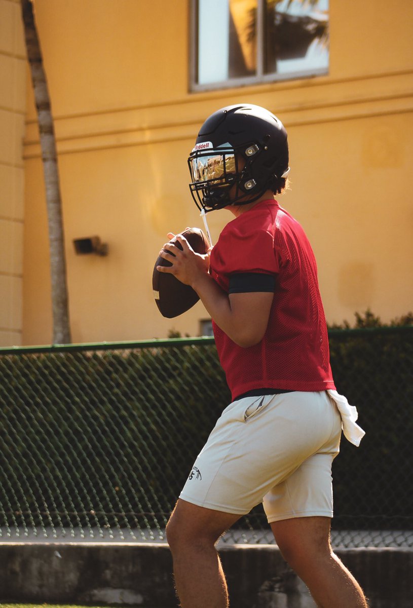 qb1miller's tweet image. Spring football off to a great start. Glad I can be on the field with my guys again! 
#Spring25 #SharkBoyz🦈 @uschoolfootball