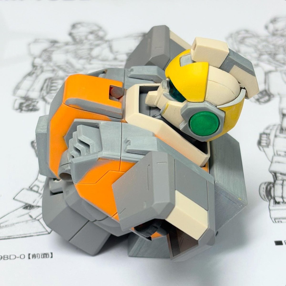 1/100 ブルーディスティニー0号機
胸部ブロックに
C面やスジボリを追加しました。
＿φ(￣ー￣ )