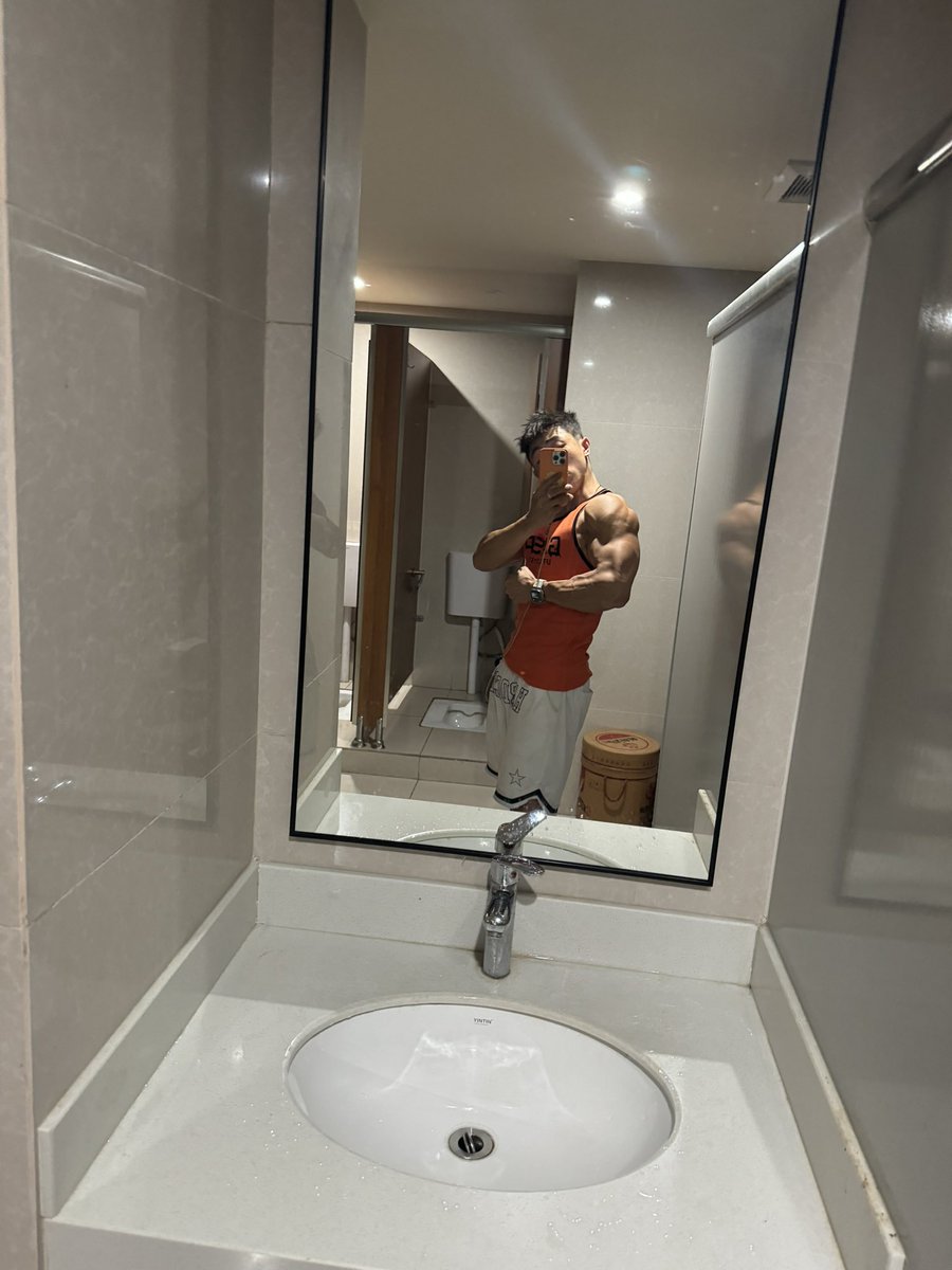 我的无敌大肩膀😁