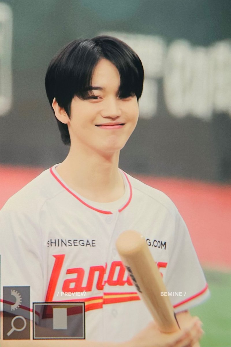 beminejus's tweet photo. 250501 시구

#온앤오프 #ONF #이승준 #승준 #SEUNGJUN @WM_ONOFF https://t.co/2EBZY7UkZF