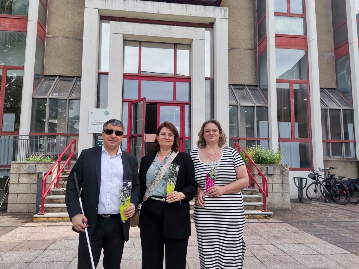 Bon #1ermai à tous et à toutes ! 

Fête du travail et des travailleurs, nous saluons toutes celles et ceux qui contribuent à la vitalité de notre pays 🇫🇷

Presents ce matin à la cérémonie #SaintHerblain

#1erMai #FêteDuTravail #TravailEtDroits #Solidarité