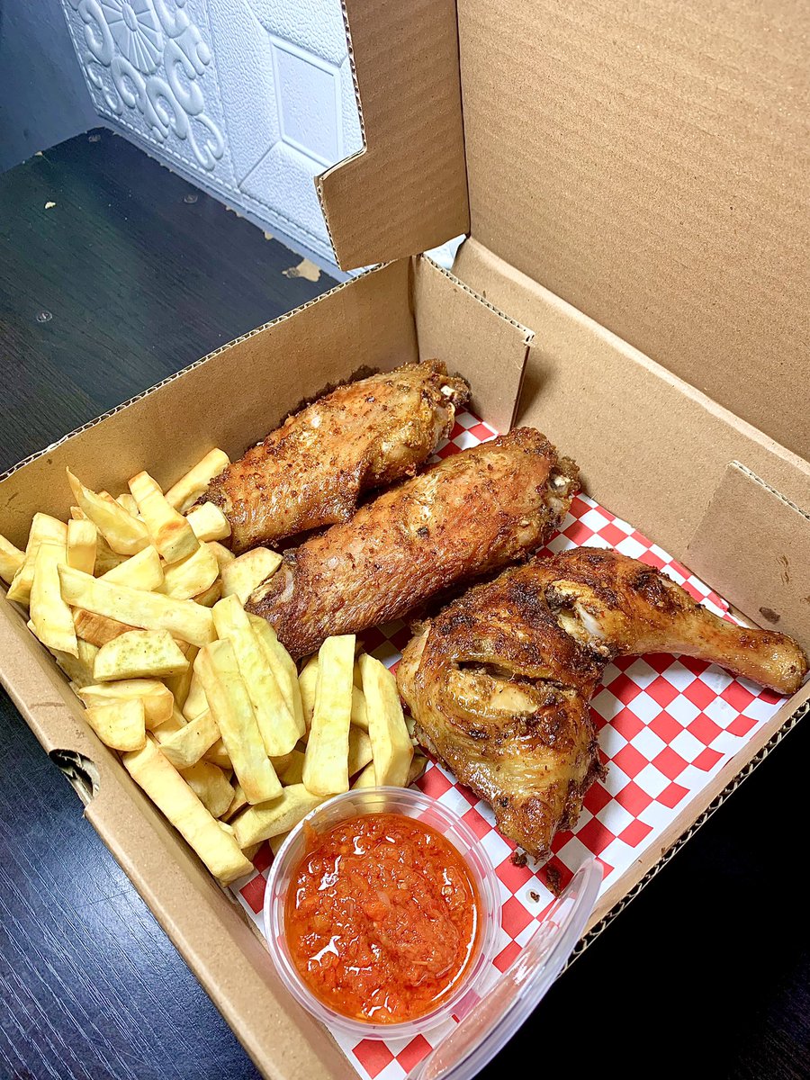 Uniquechops_'s tweet image. 2 bbq turkey, 1 bbq chicken lap, crispy fried sweet potato chips crown with our special pepper sauce
Price #15500
Pls use link in bio or send a DM or call 09153004100 / 07058881992 to place your order and also make reservations.
Delivery is available anywhere within Ibadan