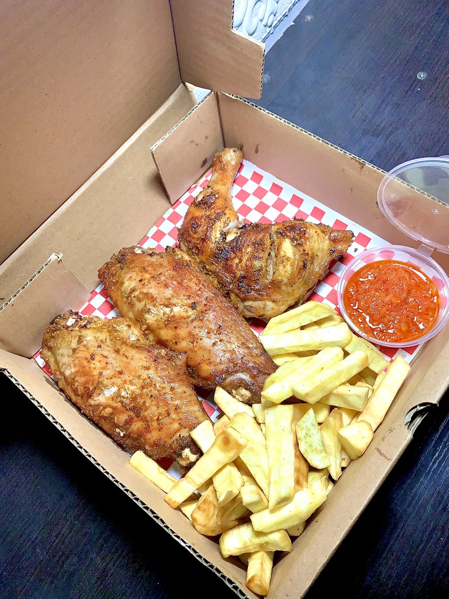 Uniquechops_'s tweet image. 2 bbq turkey, 1 bbq chicken lap, crispy fried sweet potato chips crown with our special pepper sauce
Price #15500
Pls use link in bio or send a DM or call 09153004100 / 07058881992 to place your order and also make reservations.
Delivery is available anywhere within Ibadan