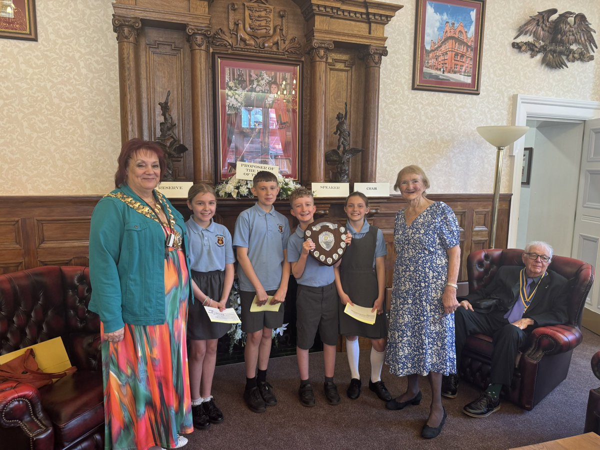 Brilliant morning at the Mayor’s Parlour, yesterday, to celebrate our Junior Speaks winners. The team delivered their speech again with such confidence and poise and we are so proud of them!