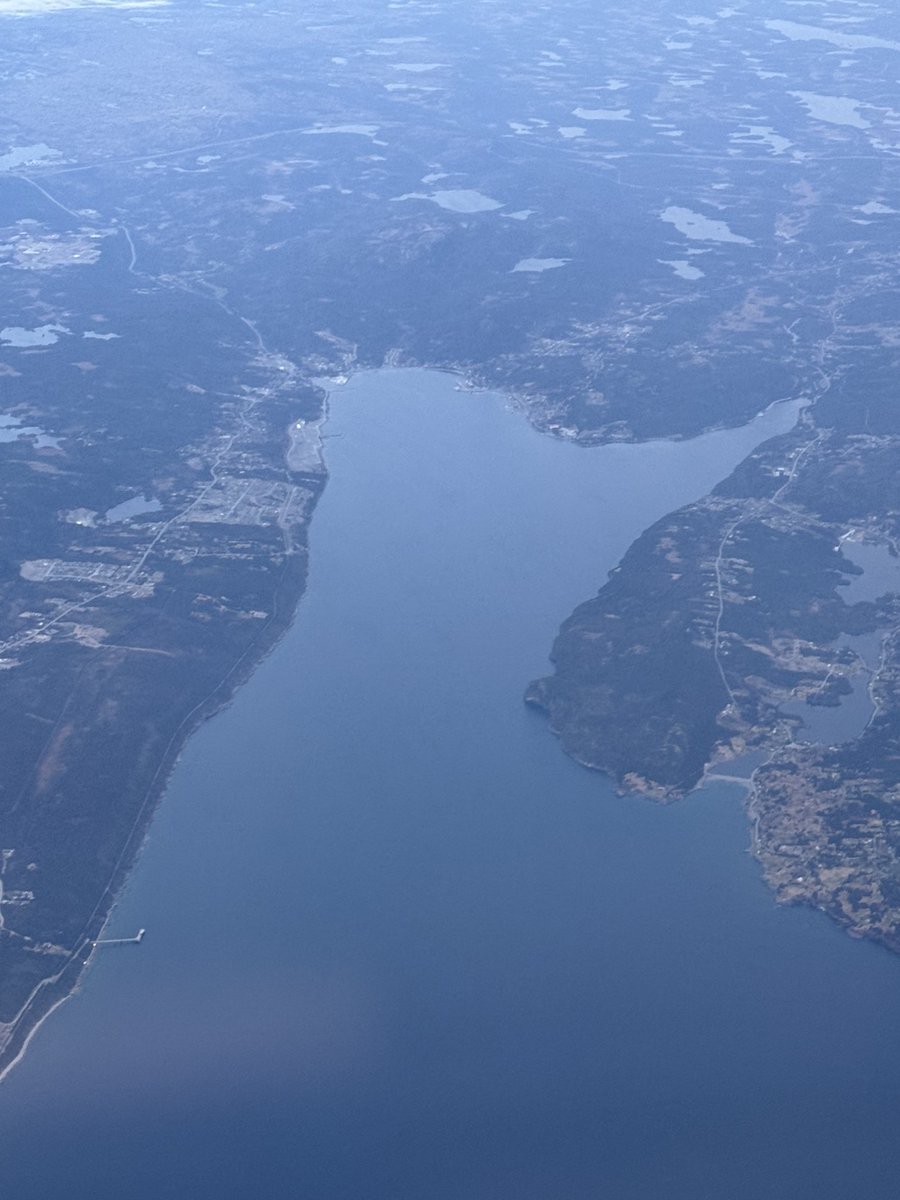 Holyrood, Chapels Cove and Harbour Main last night after departing runway 16 St. John’s 😍✈️