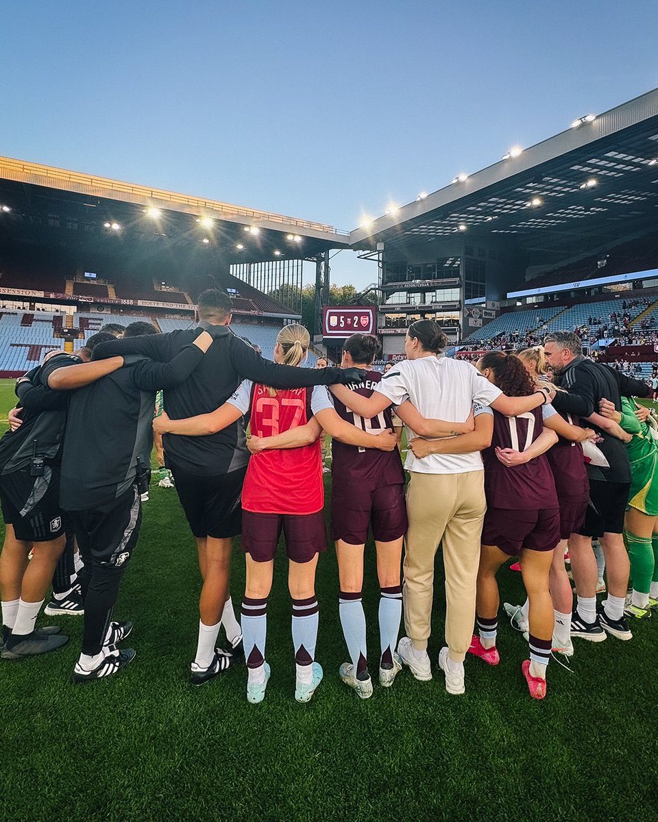 Posting because I thought I looked cool, <a href="/_miriaeltaylor/">Miri Taylor</a> asked me to and well last night deserved a post 😎💜