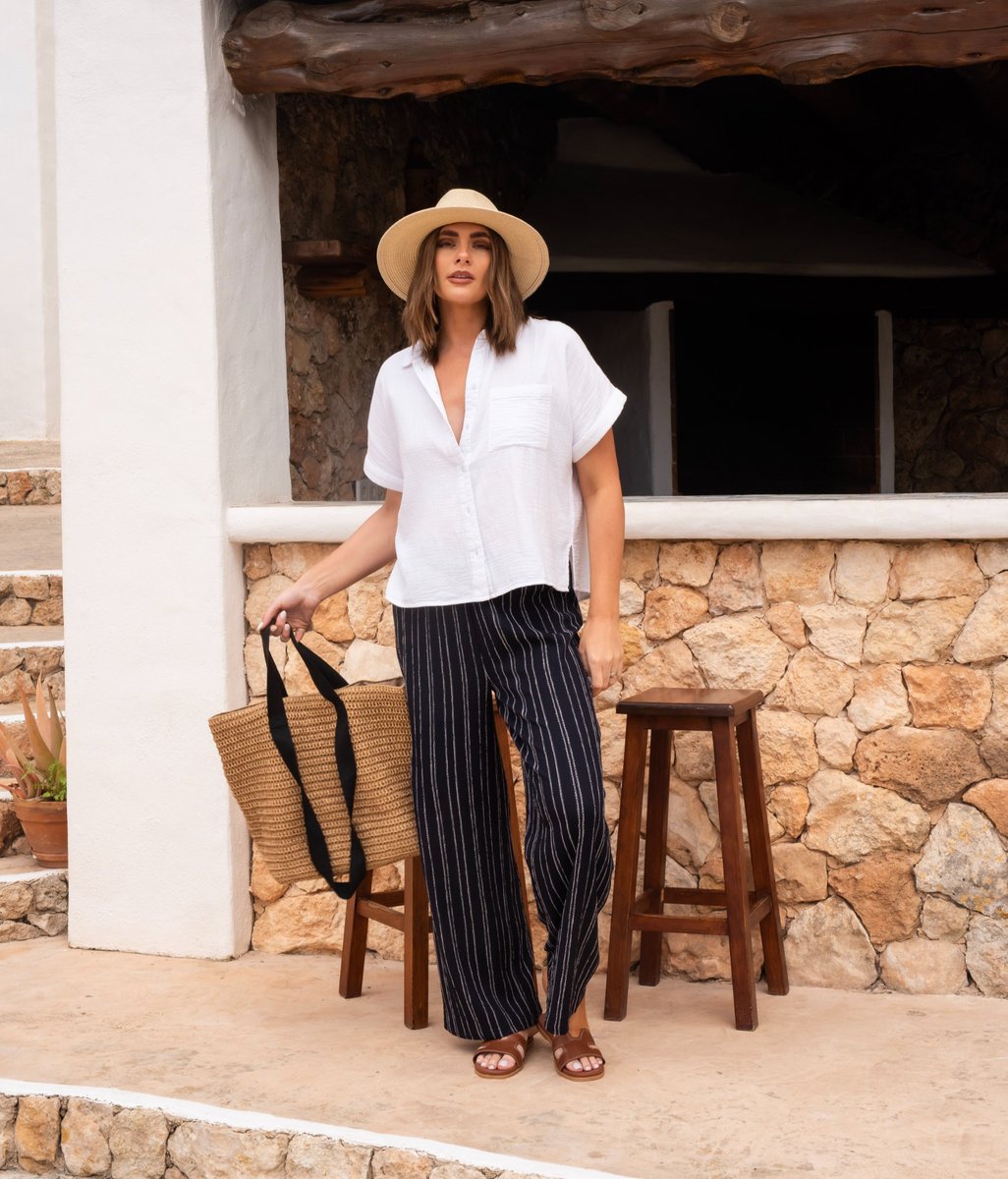 PRShotsonline's tweet image. Navy Stripe Textured Wide Leg Trousers from @peacocks
Prshots.com/peacocks
Ref Number: 2101725
#vacation #holiday #vacay #widelegtrousers #peacocks #ss25 #summer #summerlook #summerfashion #summeroutfit