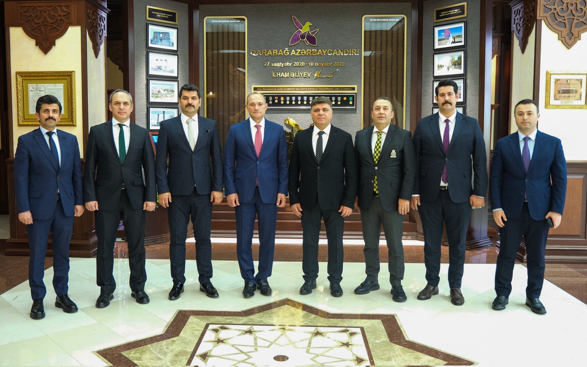 Dr. İlyas Bozkurt'tan Milletvekili Razi Nurullayev’e  Ziyaret

Dr. İlyas Bozkurt ve beraberindeki heyet, Azerbaycan Milli Meclisi Milletvekili Razi Nurullayev’i makamında ziyaret etti.

Gerçekleşen görüşmede Türkiye-Azerbaycan ilişkilerinin siyasi, kültürel ve akademik boyutları