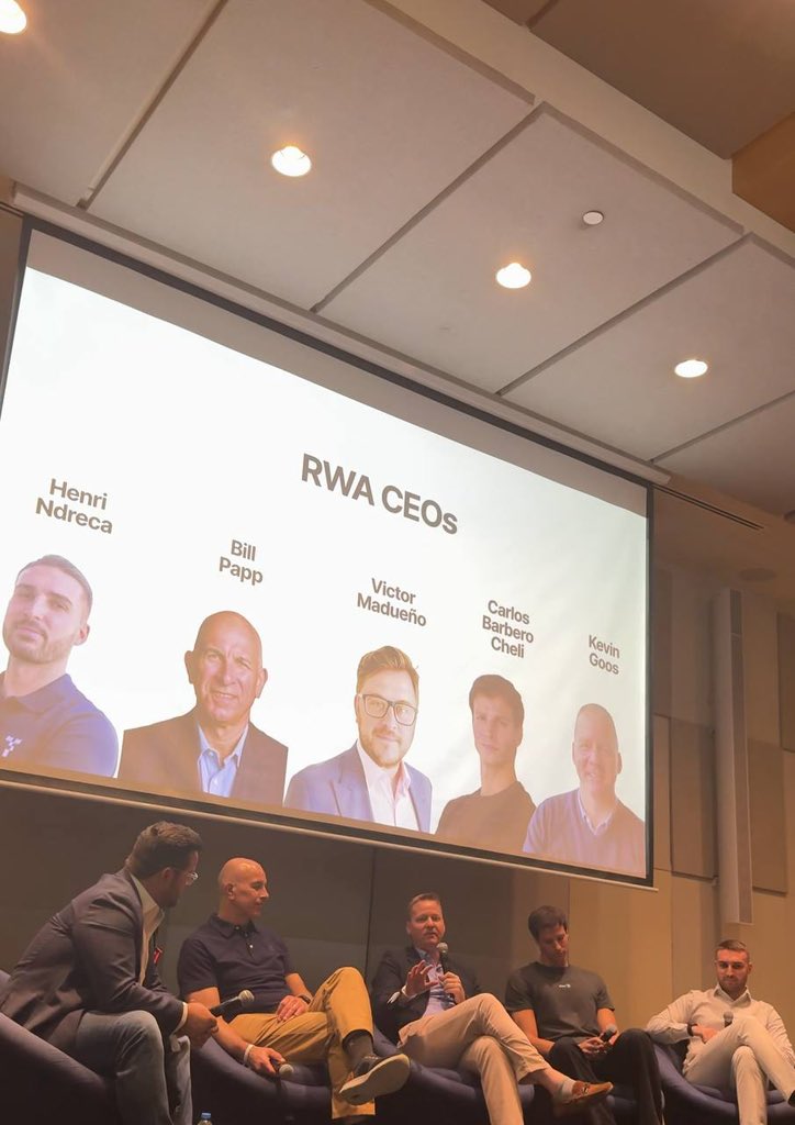 PropbaseApp's tweet image. Huge shoutout to the Stake Real Estate Conference team for inviting @PropbaseApp and myself to Speak in Dubai during #Token2049 lots of great events  👍

Exciting to share our expertise on Real Estate Tokenization and creating a positive impact in #RWA 

Super fun to catch up…