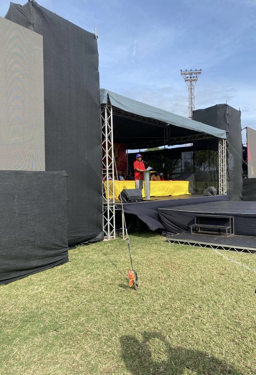simthandile0922's tweet photo. Minister of Science, Technology and Innovation of South Africa, Blade Nzimande, tells workers that they must not let federations come between them. 
#MayDay #COSATU #WorkersDay2025 https://t.co/QEvRw8R6MS