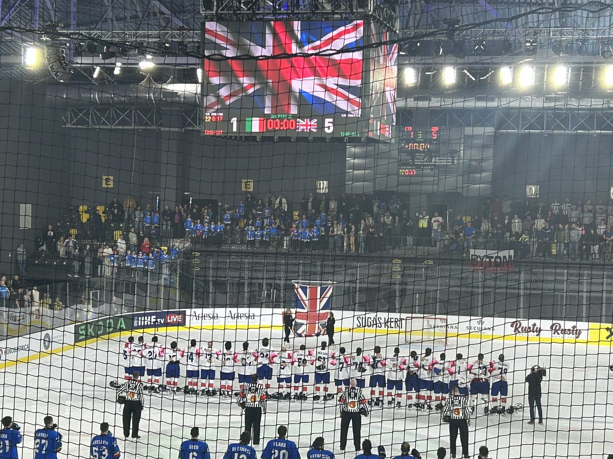 I did not expect this on the way to the game. With your £££ Finnish coach,85 dual nats have some of that Italy 🇬🇧🇬🇧🇬🇧🇬🇧