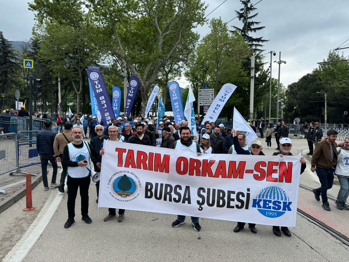 BursatarM's tweet image. EMEK, BARIŞ, EŞİTLİK, ÖZGÜRLÜK VE ADALET İÇİN; hep beraber alanlardayız!
Uluslararası Birlik, Mücadele ve Dayanışma Günü'müz Kutlu Olsun!
YAŞASIN BİRLİĞİMİZ, MÜCADELEMİZ VE DAYANIŞMAMIZ!
YAŞASIN 1 MAYIS! ✊️
@TARIM_ORKAM_SEN @KESK1995