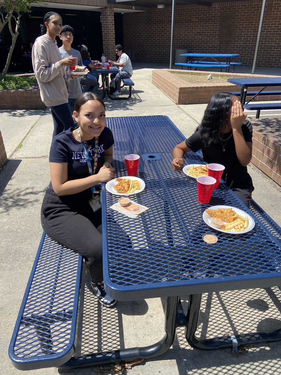Coach_Chat_AMS's tweet photo. Congrats to these @HumbleISD_AMS @AMS_MathDept winners of my Academic March Madness competition! 41 kids were treated by me to @raisingcanes for having the top testing average in their classes! Countdown to STAAR complete. #geauxtigers #certifiedgeniuses https://t.co/YDidKWLJ5m