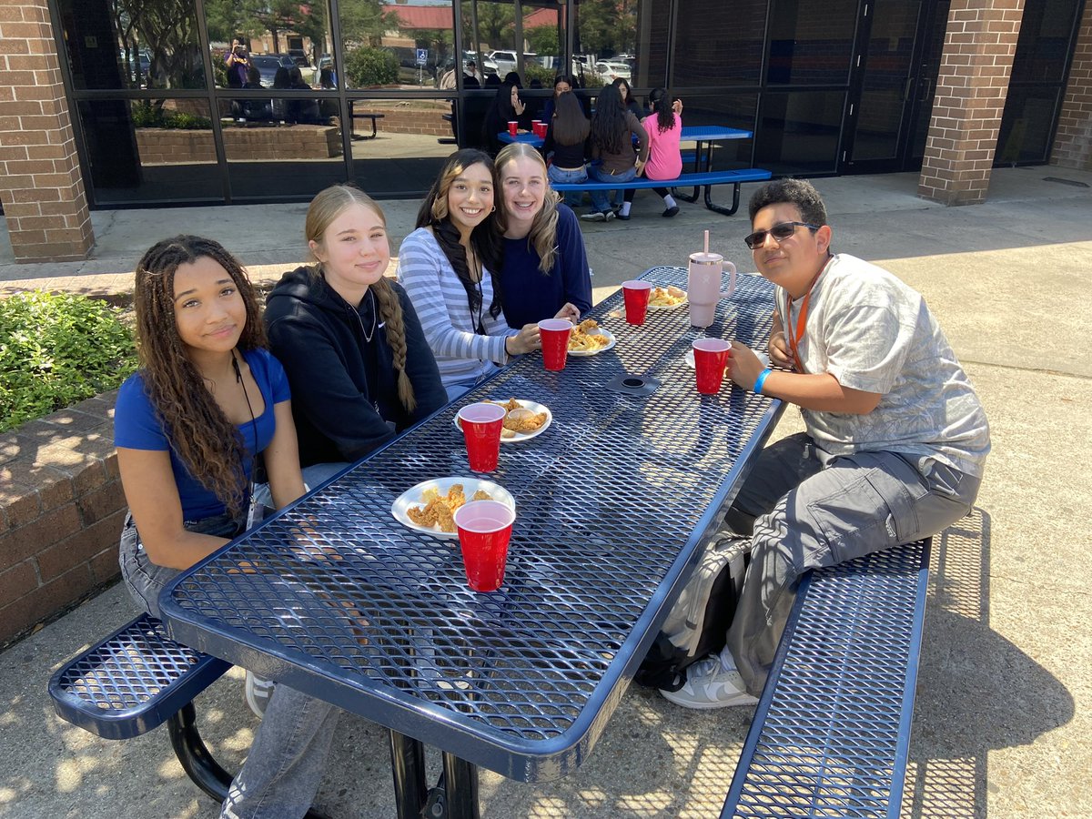 Coach_Chat_AMS's tweet photo. Congrats to these @HumbleISD_AMS @AMS_MathDept winners of my Academic March Madness competition! 41 kids were treated by me to @raisingcanes for having the top testing average in their classes! Countdown to STAAR complete. #geauxtigers #certifiedgeniuses https://t.co/YDidKWLJ5m