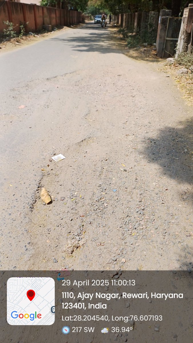 Vivek Yadav (@vivekbhatotia) on Twitter photo आदरणीय <a href="/AshwiniVaishnaw/">Ashwini Vaishnaw</a> जी ना जाने रेवाड़ी रेलवे कालोनी में कौन सा भ्रष्टाचार का जिन्न पिछे पड़ा हुआ है जो सड़कों की उम्र घटा रहा है। कालोनी में कोई भी सड़क ज्यादा दिन चल नहीं पा रही। रेलवे ग्राउंड के साथ लगती सड़क की यह हालत है। <a href="/RailMinIndia/">Ministry of Railways</a> कृपया गुणवत्तापूर्ण कार्य किया जाए। आदरणीय <a href="/AshwiniVaishnaw/">Ashwini Vaishnaw</a> जी ना जाने रेवाड़ी रेलवे कालोनी में कौन सा भ्रष्टाचार का जिन्न पिछे पड़ा हुआ है जो सड़कों की उम्र घटा रहा है। कालोनी में कोई भी सड़क ज्यादा दिन चल नहीं पा रही। रेलवे ग्राउंड के साथ लगती सड़क की यह हालत है। <a href="/RailMinIndia/">Ministry of Railways</a> कृपया गुणवत्तापूर्ण कार्य किया जाए।