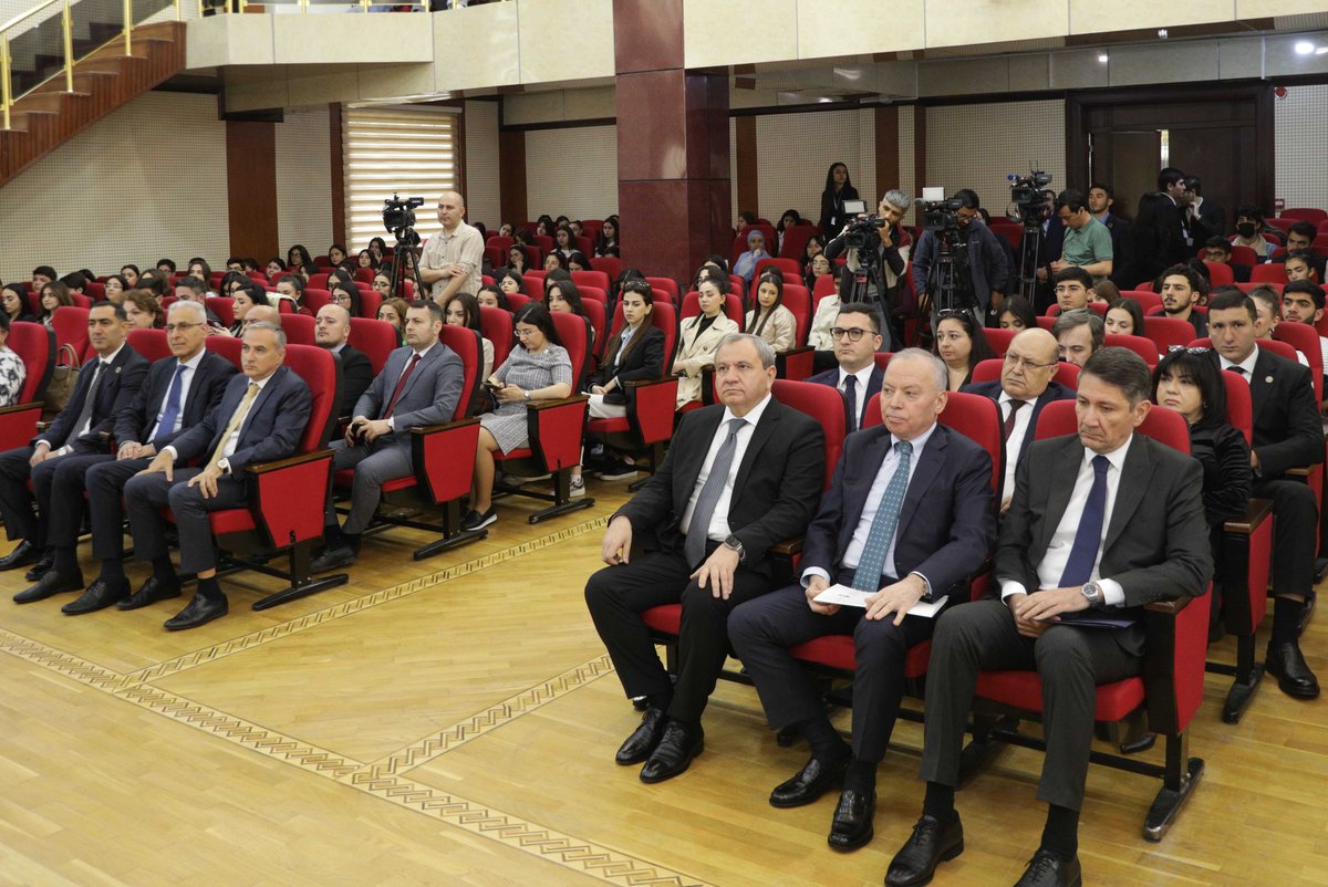 bdu_eduaz's tweet photo. 📌 BDU-da “Konstitusiya və Suverenlik İli”nə həsr olunmuş Beynəlxalq konfrans
🔗 Ətraflı: https://t.co/7rxgKpc2Xb
#BDU #Hüquq #BMTM #BakuStateUniversity #BakıDövlətUniversiteti #Elm #Təhsil #Tələbə #Education #Baku #Azerbaijan https://t.co/4h3Qdlojck