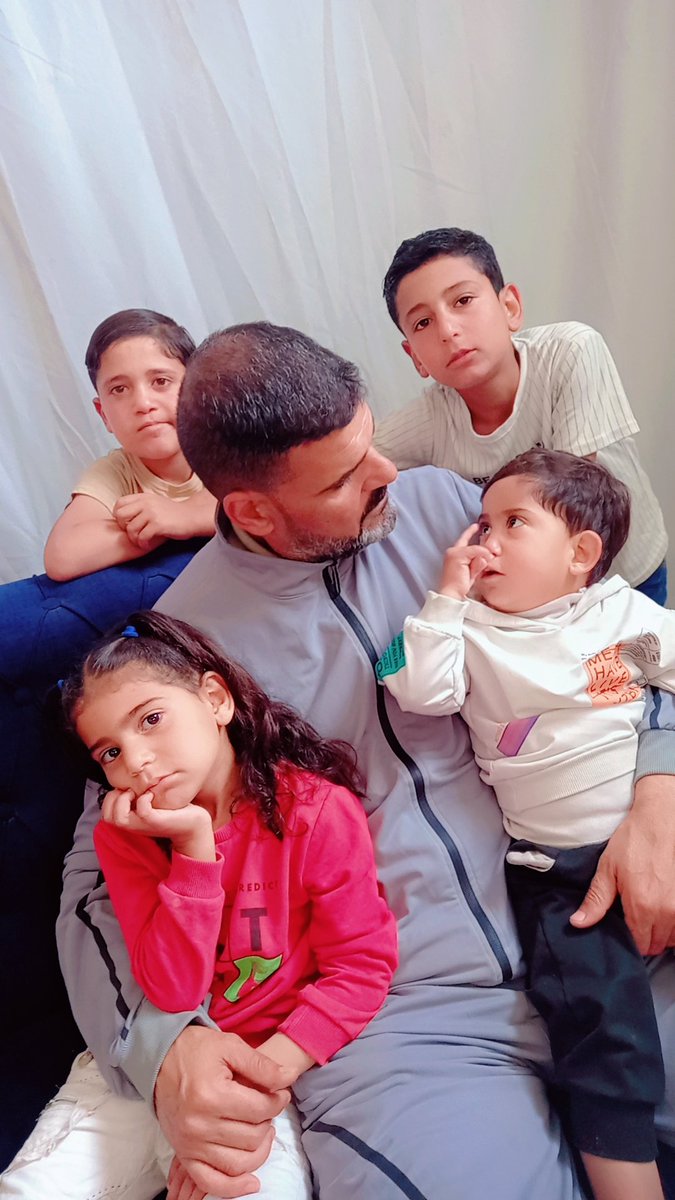 ekramalgbour's tweet photo. .From the south of Gaza, my message to the free world: Do not leave us alone. 
If this tweet is seen 
Comment by 🇵🇸

https://t.co/L4JsKuqzsp https://t.co/lozDCSnGrz