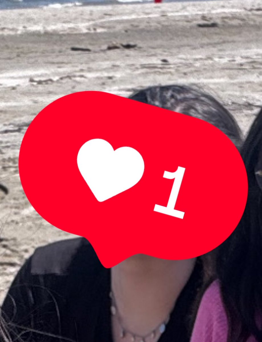 un selfie con la vip <a href="/mareluna2022/">Mareluna✨</a> in riva al mare 

#helevier