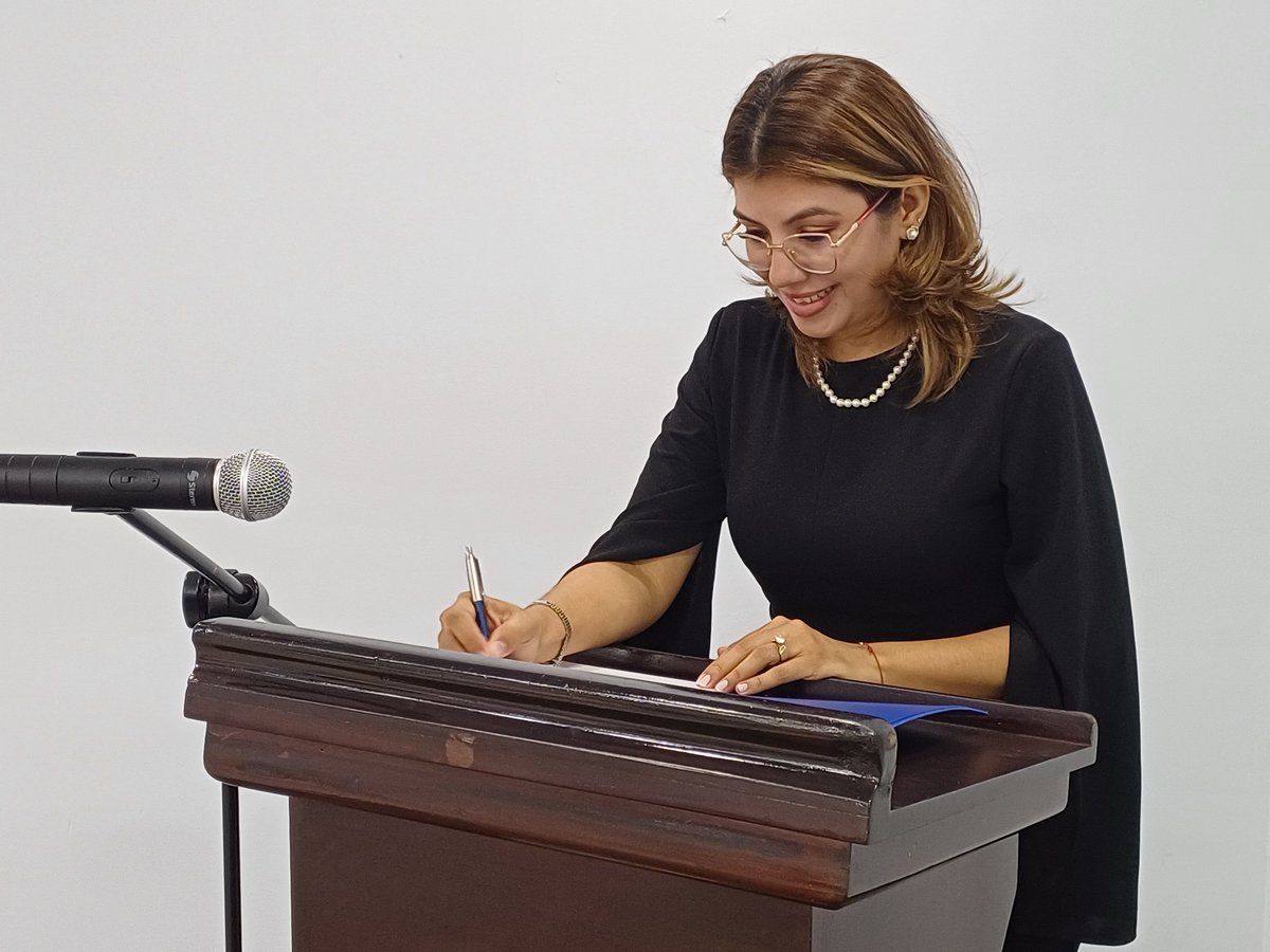 Se realizó la Defensa Pública de Tesis de la  Maestría en Criminología, titulada: Víctimas de extorsión: propuesta de mejora del protocolo de atención en DIPAMPCO, 2024, presentada por la Maestranda
Sara Abigail Figueroa Nuñez.

¡🥳Felicidades a nuestra nueva Master👨‍🎓!