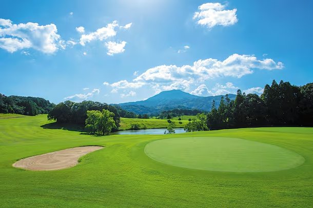 5월4(일) 골프 PT 몇번 받다보니 필드가 궁금해 둘이 무작정 출동.  혹시 저희 같은 ㅂㅂ ㅋㅍ분들 있으면 같이 조인해요 장소는 춘천방향 1부티업. 라운딩후 4일~6일 정선으로 출발. 동선 겹치면 같이 놀아요 ㅎ저희는 초보로 목적은 없습니다 5단계 도전중 DM주세요 
  #골프 #라운딩 #부커만남