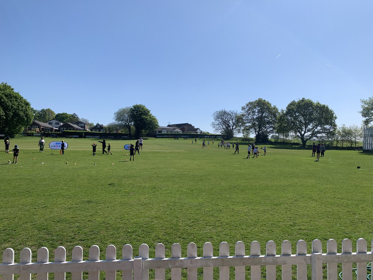BurySchoolGames's tweet photo. A great day of cricket skills in a beautiful setting @BroxCC fantastically organised by @LancsCricketFDN 🏏🏏🏏 https://t.co/8tbZh6y70B