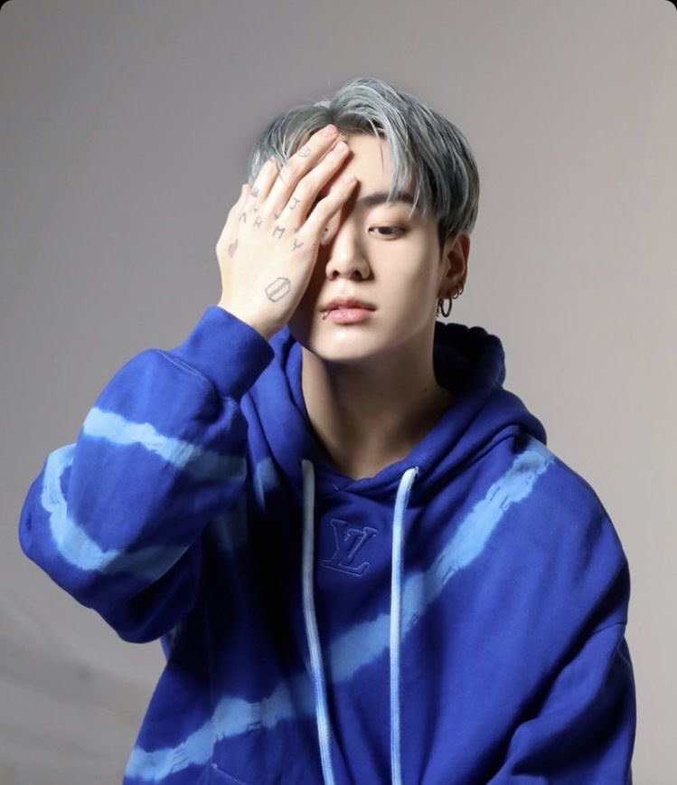 Taekook AU

; Blueprint

———
Tidak ada yang mengerti bagaimana konsep takdir cinta yang sebenarnya, yang ia tahu pertemuan mereka pada pesta makan malam itu adalah pertanda bahwa takdir cintanya sudah dimiliki, 

oleh seorang Arsitek muda yang menawan.