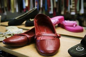 LocalCharities2's tweet photo. Donate old footwear to your local charity shop!
#charity
#awareness
#donation
#Wigan
#collegeproject
#local
#clothing https://t.co/NPyXgqu1Ze