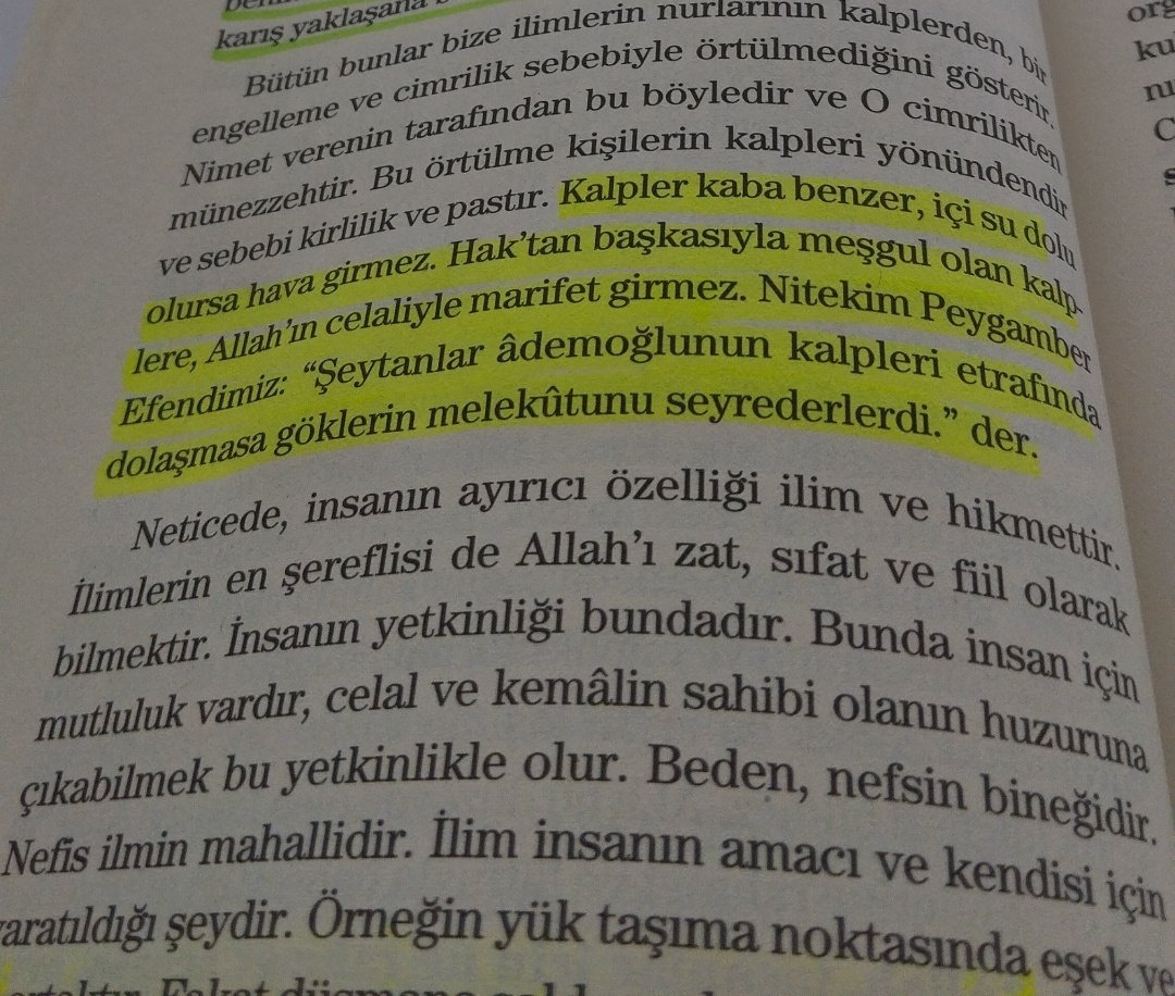 _gulayd's tweet photo. Kalpler kaba benzer, içi su dolu olursa hava girmez. Hak'tan başkasıyla meşgul olan
 kalplere, Allah'ın celaliyle marifet girmez. Nitekim Peygamber Efendimiz: "Şeytanlar âdemoğlunun kalpleri etrafında dolaşmasa göklerin melekûtunu seyrederlerdi." der.
... https://t.co/CT3TRO4eti