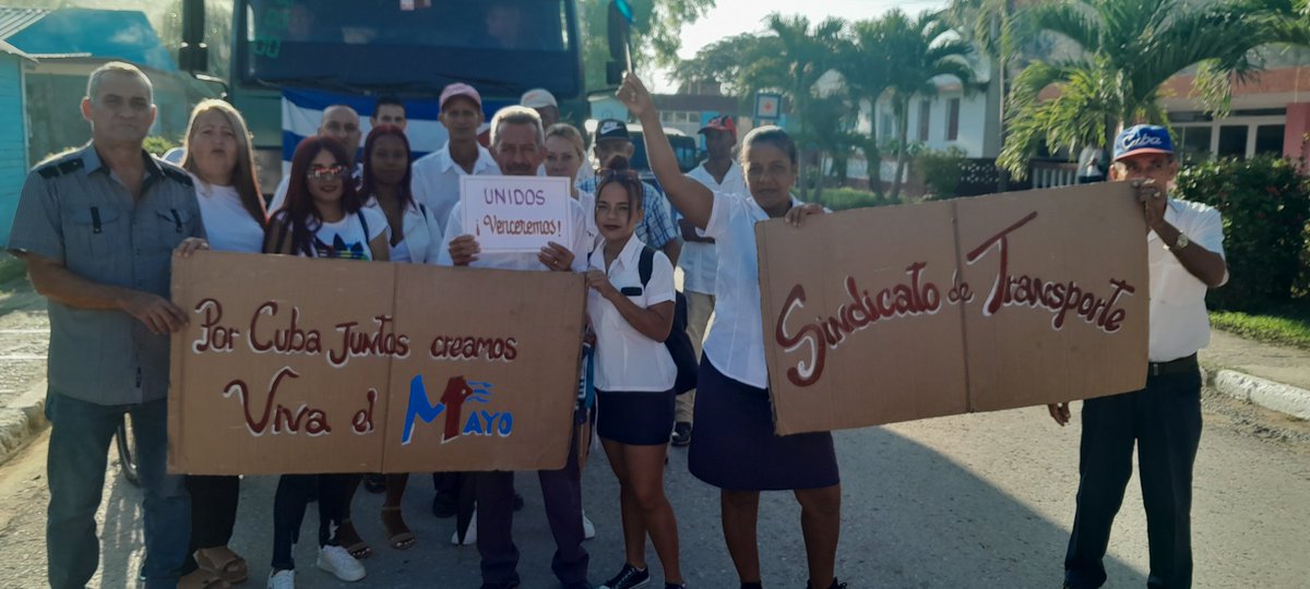 aieptstgo's tweet image. Reunidos todos los trabajadores transportistas de la UBT 
1de Mayo Por Cuba juntos gramos